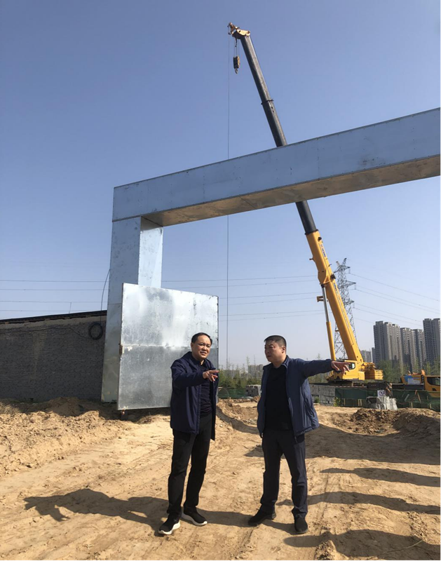 鄭州市建設(shè)投資集團(tuán)有限公司黨委委員、副總經(jīng)理張巖到侯寨新鎮(zhèn)區(qū)安置區(qū)調(diào)研項(xiàng)目建設(shè)工作